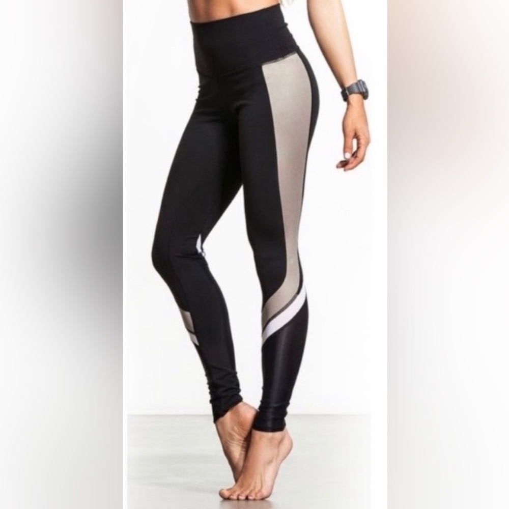 Alo yoga elevate legging black greval gloss white